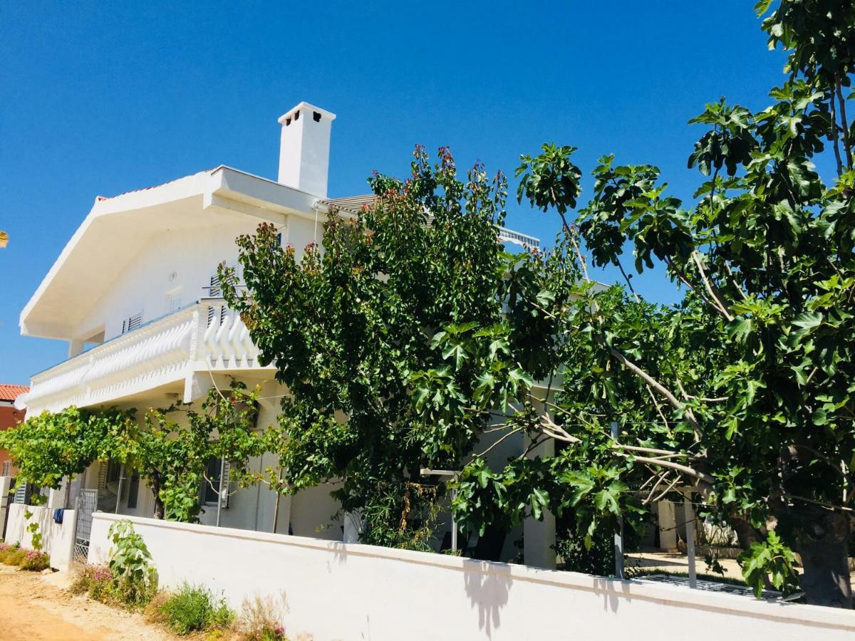 Marija Apartment Nin Luaran gambar